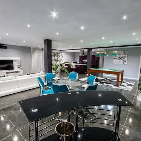 Semesterbostad Luxurious Ii.heated Pool 200 Meters From The Beach Castelldefels-sitges