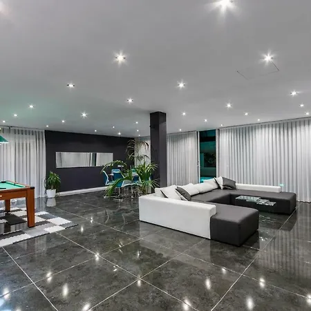 Semesterbostad Luxurious Ii.heated Pool 200 Meters From The Beach Castelldefels-sitges *