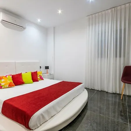 Luxurious Ii.heated Pool 200 Meters From The Beach Castelldefels-sitges Сasa de vacaciones *