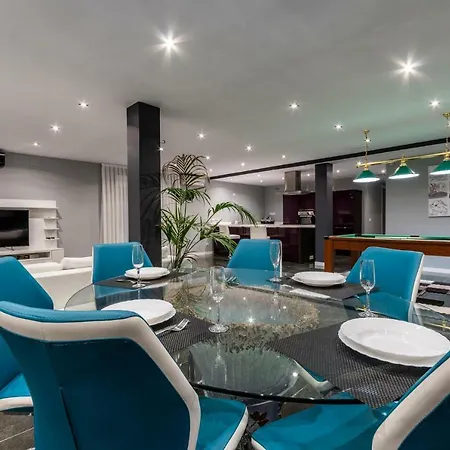 Сasa de vacaciones Luxurious Ii.heated Pool 200 Meters From The Beach Castelldefels-sitges *